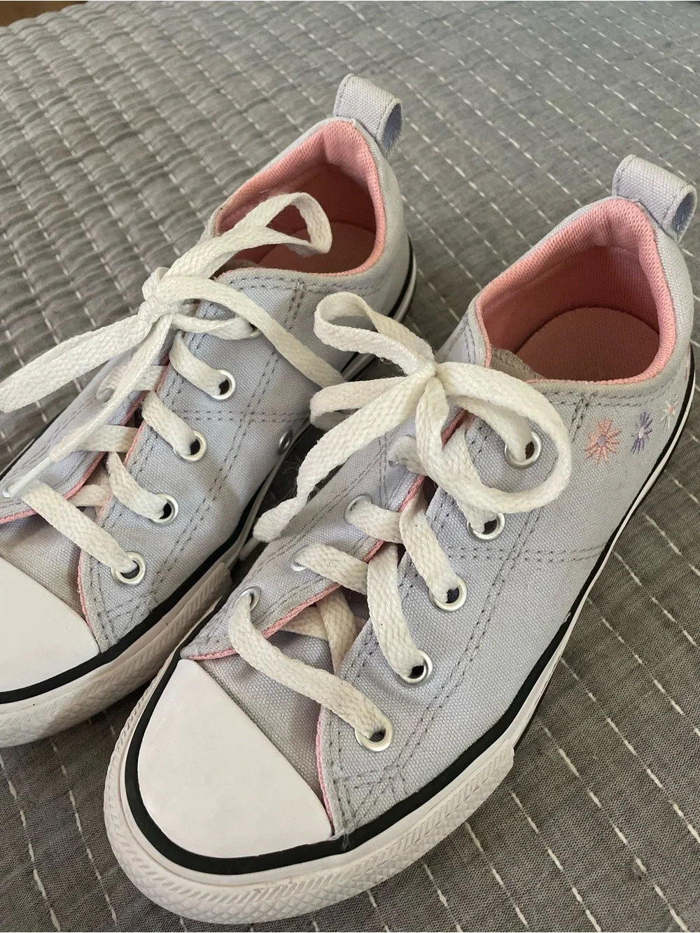 Kids Canvas Lace-Up Sneakers in Light Gray and Pink